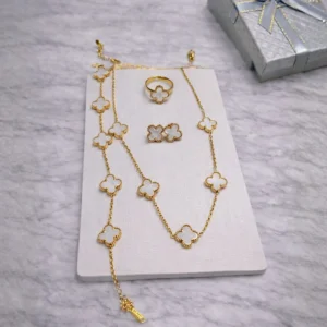 Four-Leaf Set Necklace- White